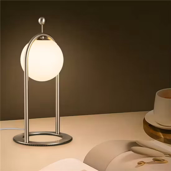 Modernes Licht, Tischlampe, Stecker